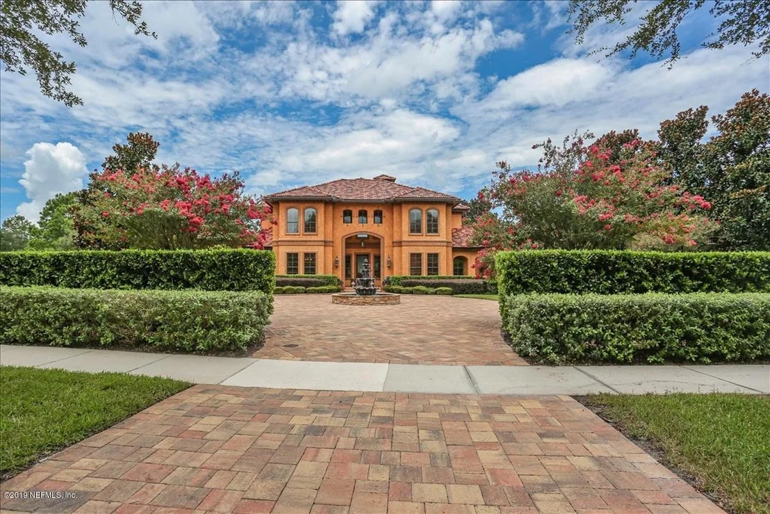 Photo of 1180 REGISTRY Boulevard