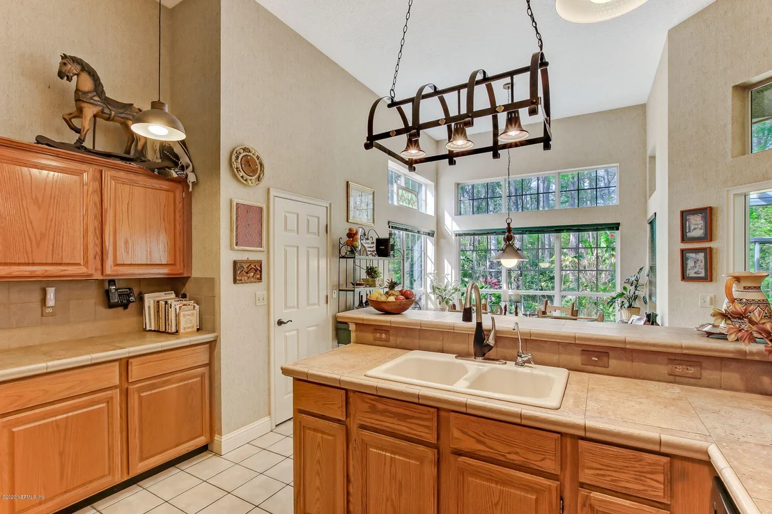Photo of 8128 SUFFIELD Court
