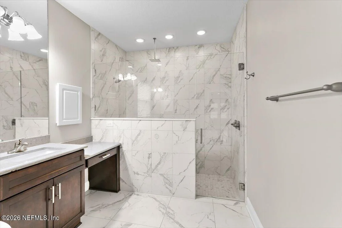 Photo of 160 GREENVIEW Lane