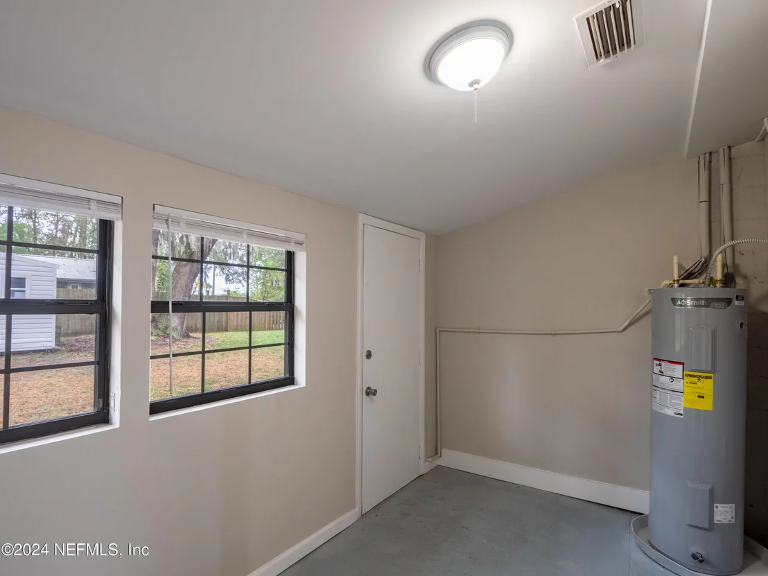Photo of 6873 LENOX Avenue