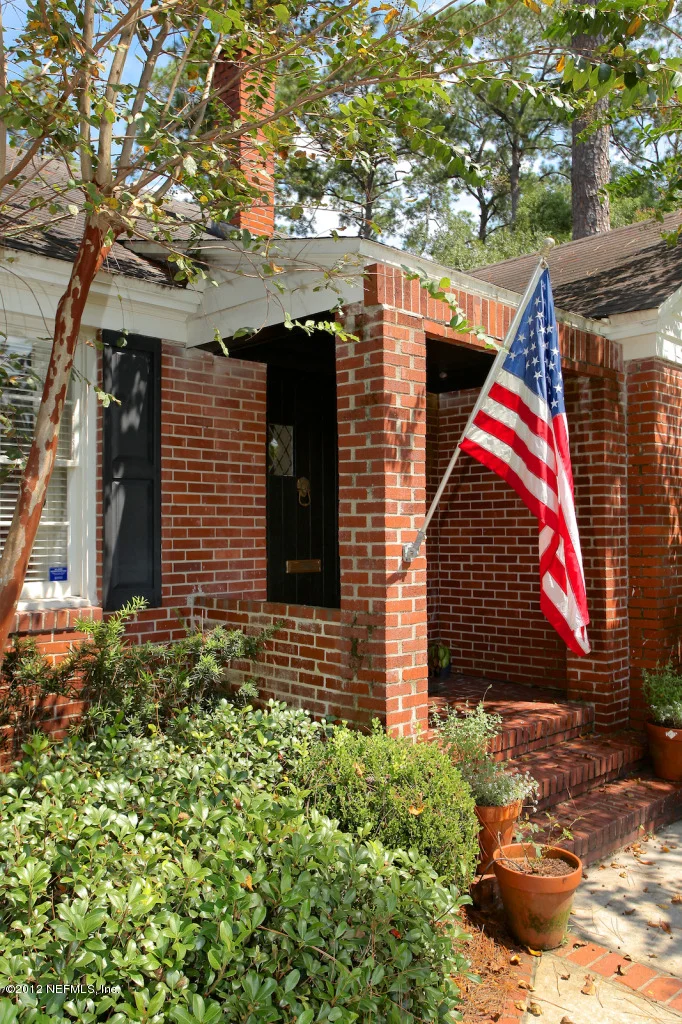 Photo of 1405 Mapleton Road