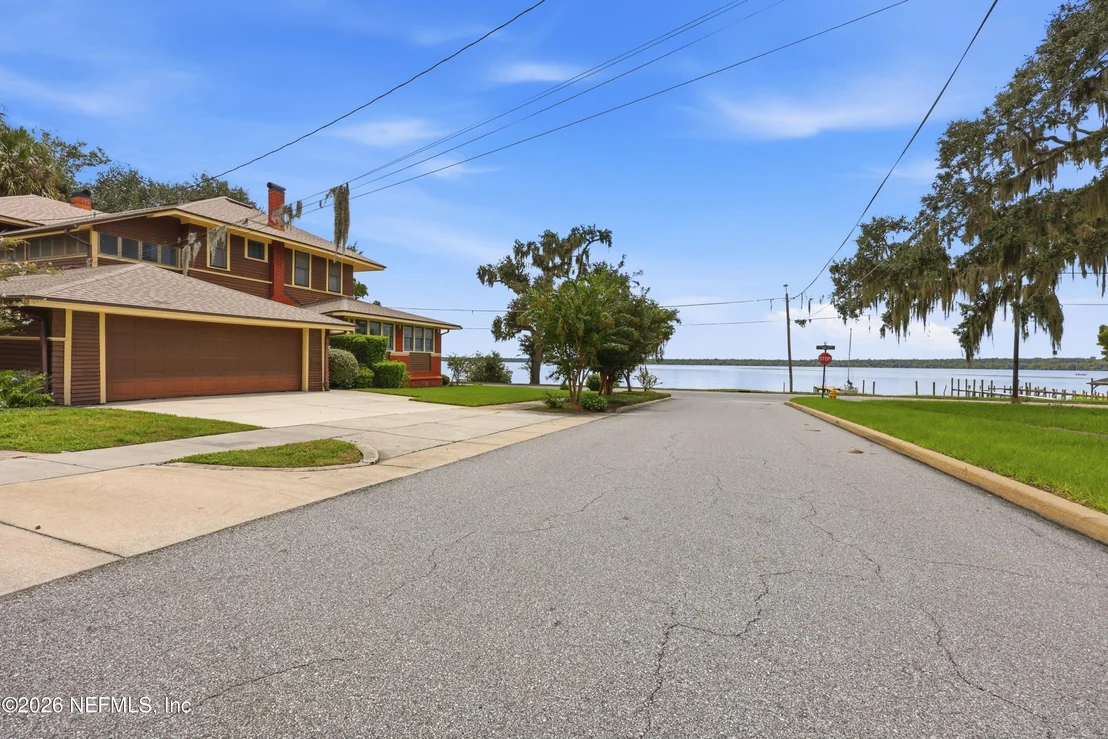 Photo of 520 RIVER Street