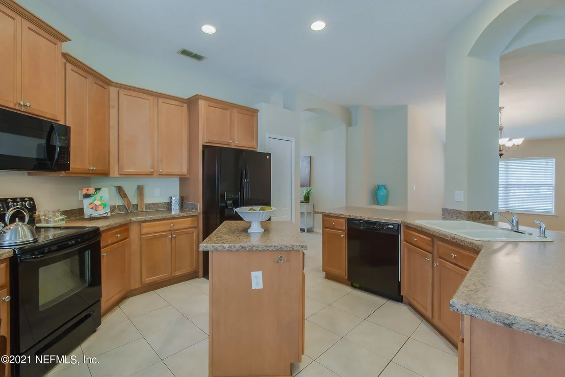 Photo of 10898 BIRCHARD Lane