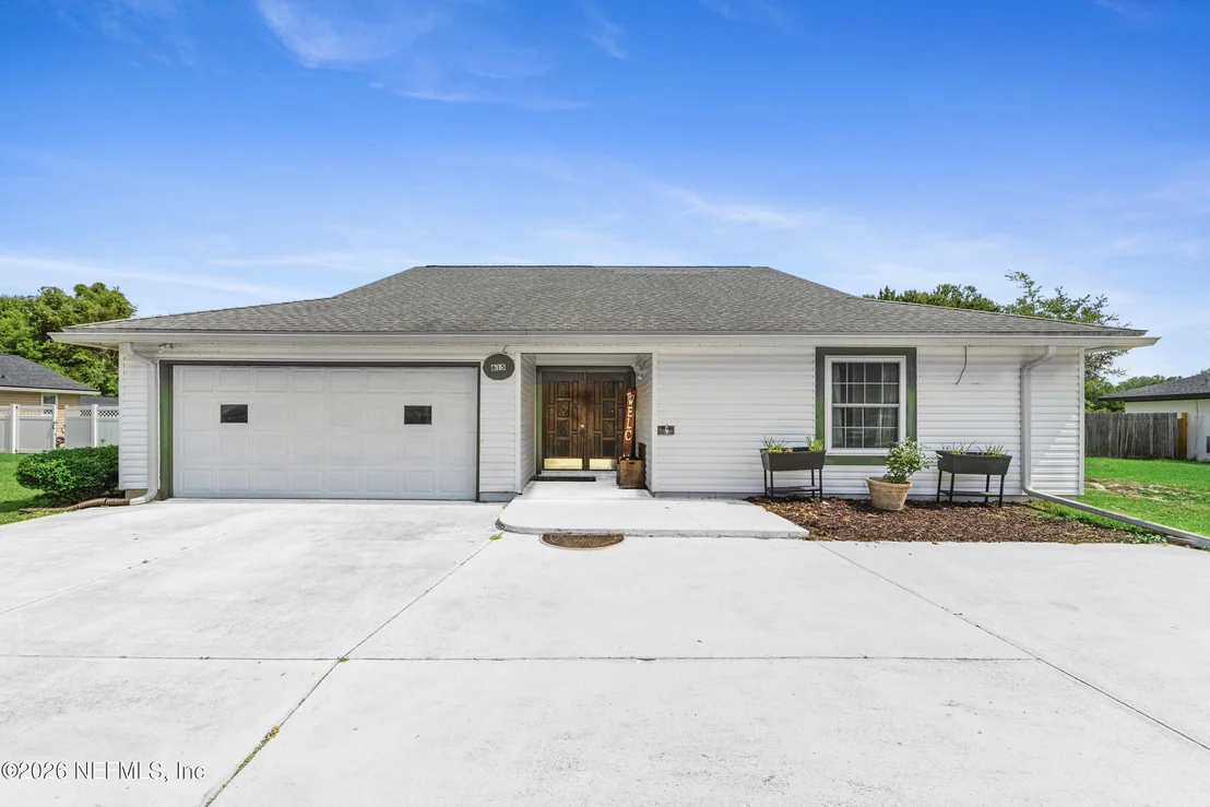 Photo of 615 HICKORY Drive