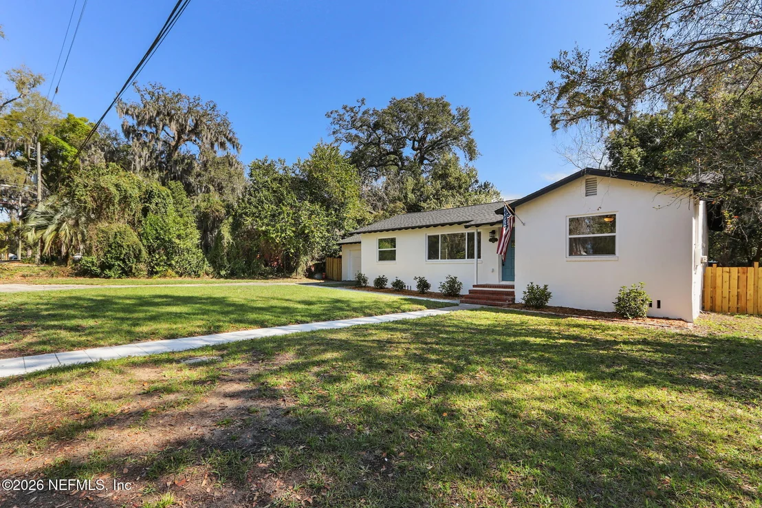 Photo of 1425 SOMERVILLE Road