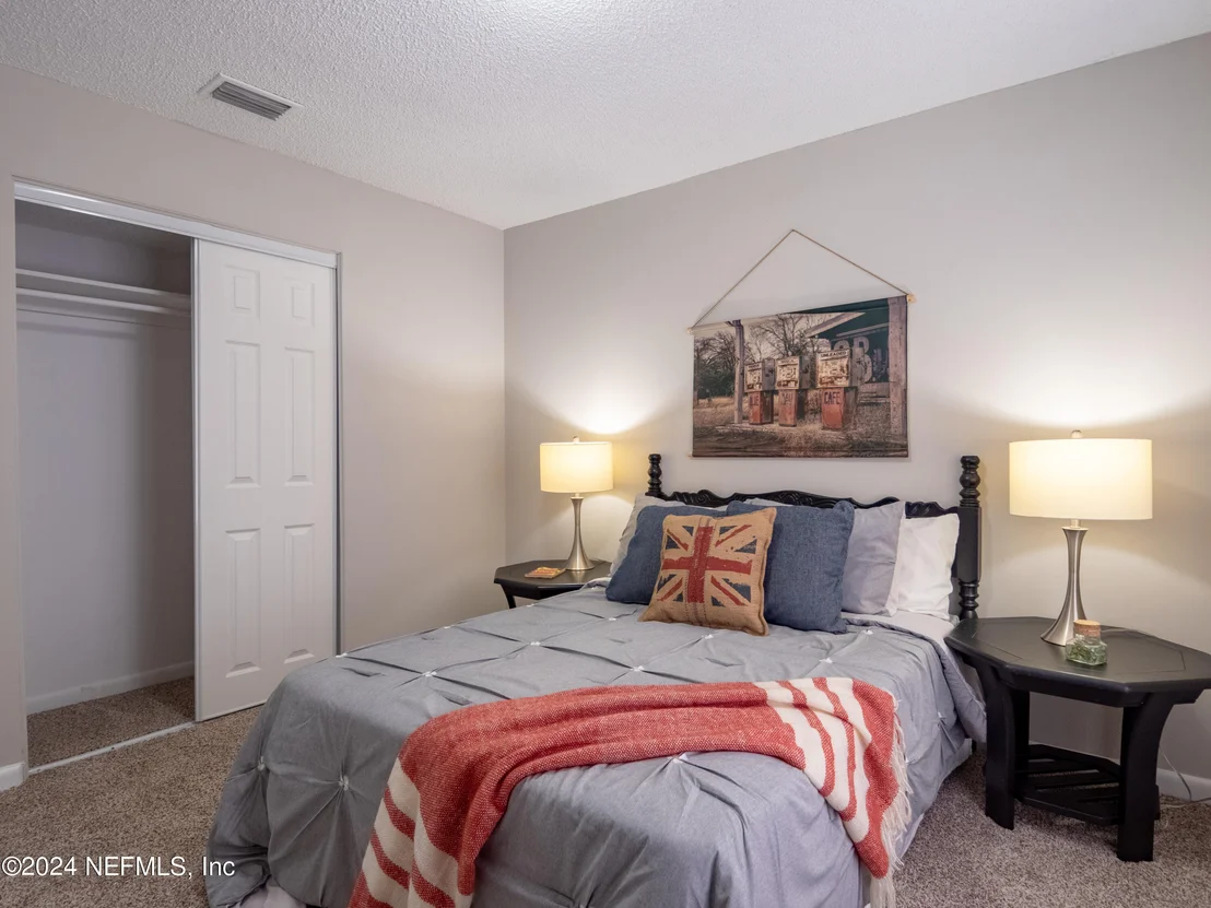 Photo of 8327 POINTER Drive N