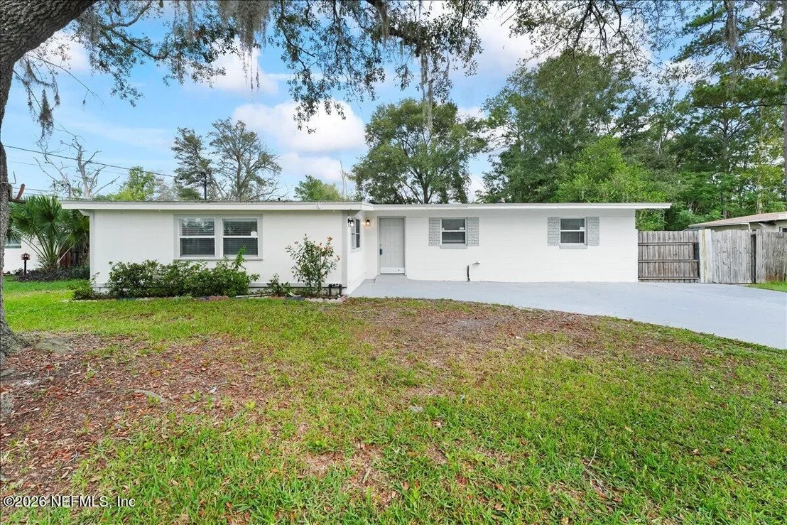 Photo of 215 EDSON Drive