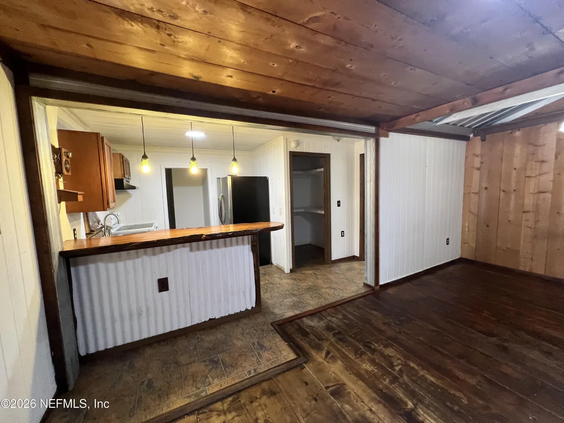 Photo of 468 TAYLOR Avenue