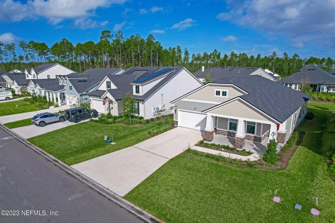 Photo of 152 WINDERMERE Way