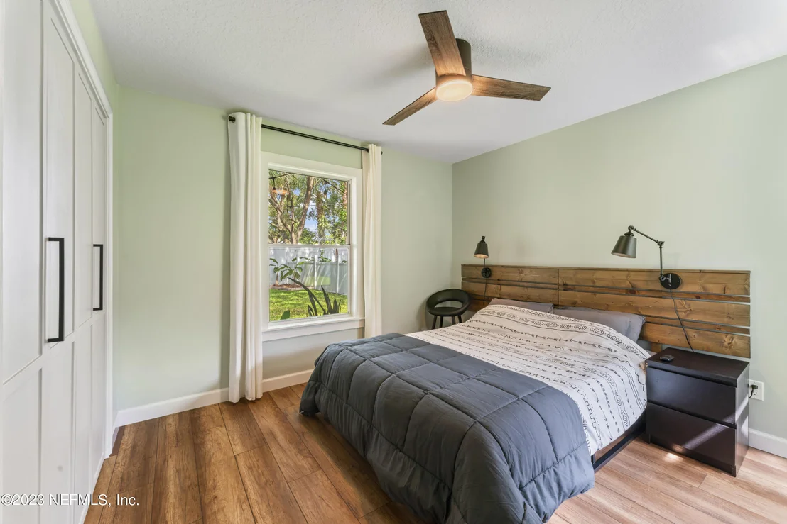 Photo of 1100 LINKSIDE Drive