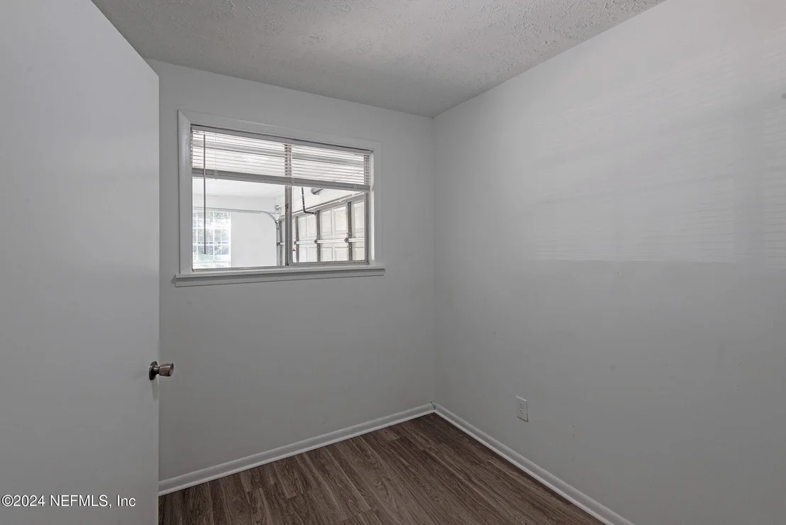 Photo of 7995 SARCEE Trail