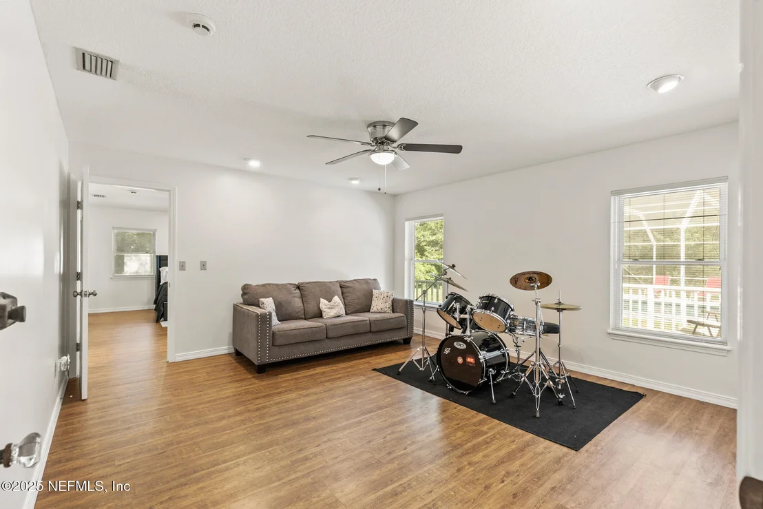 Photo of 120 STOKES LANDING Road