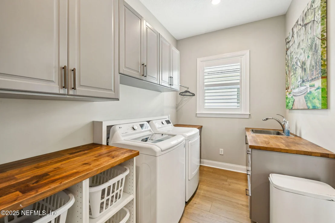 Photo of 62 PARKBLUFF Circle