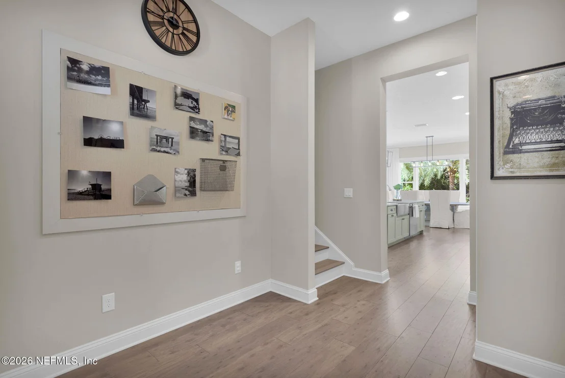 Photo of 122 SENORA Court