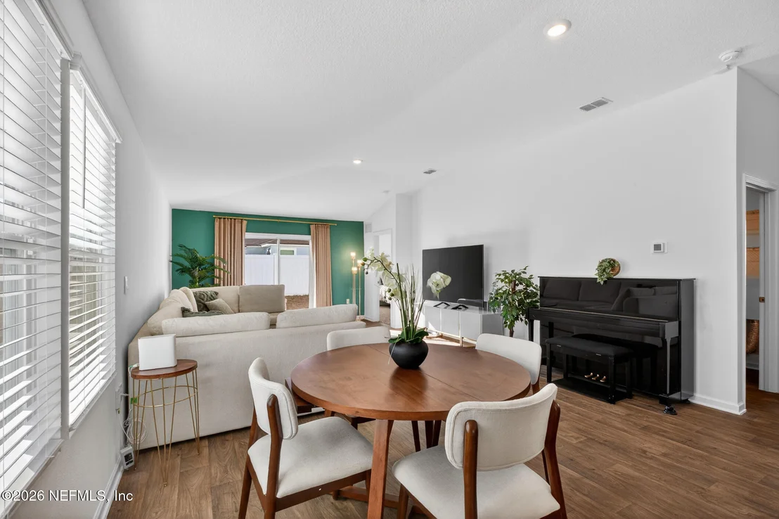 Photo of 163 SILVER BIRCH Street