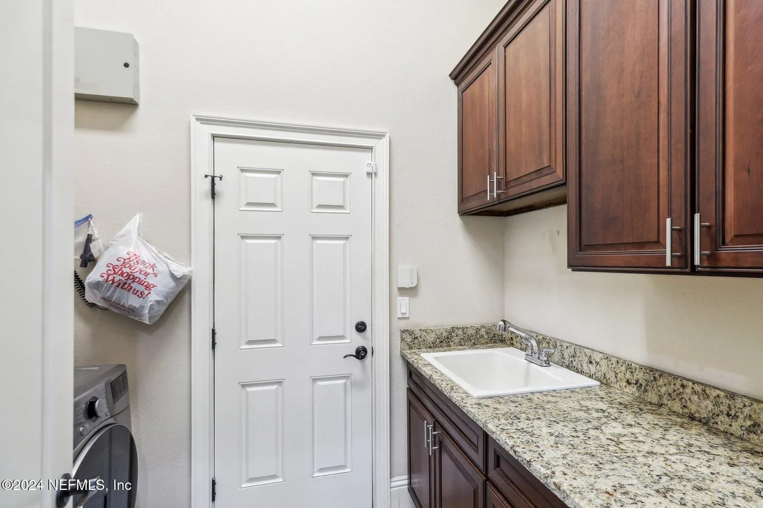 Photo of 1334 REDBOURNE Lane