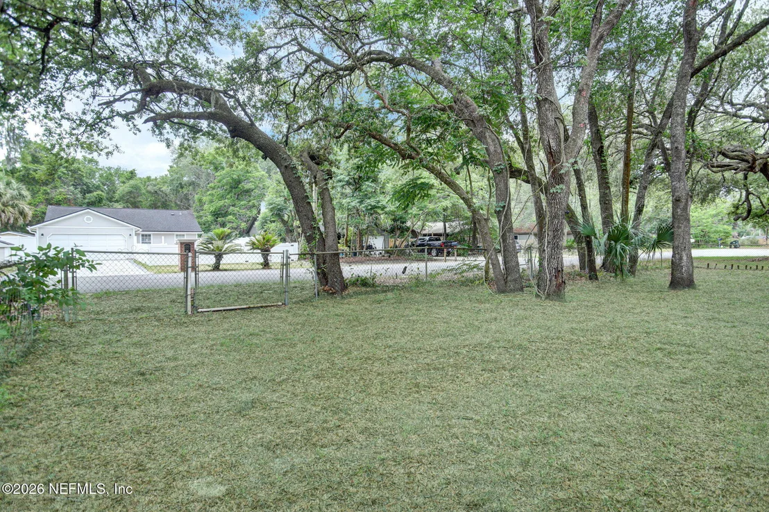 Photo of 12977 BEAUBIEN Road