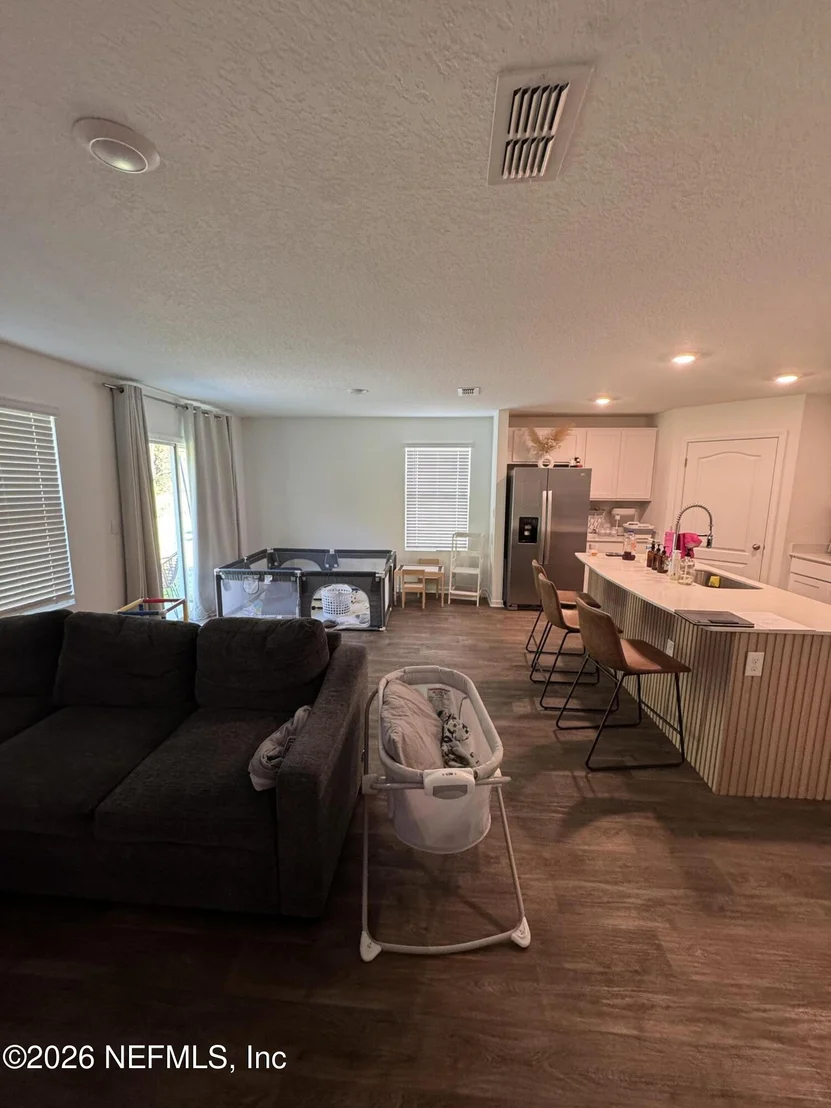 Photo of 407 ARDILA Circle