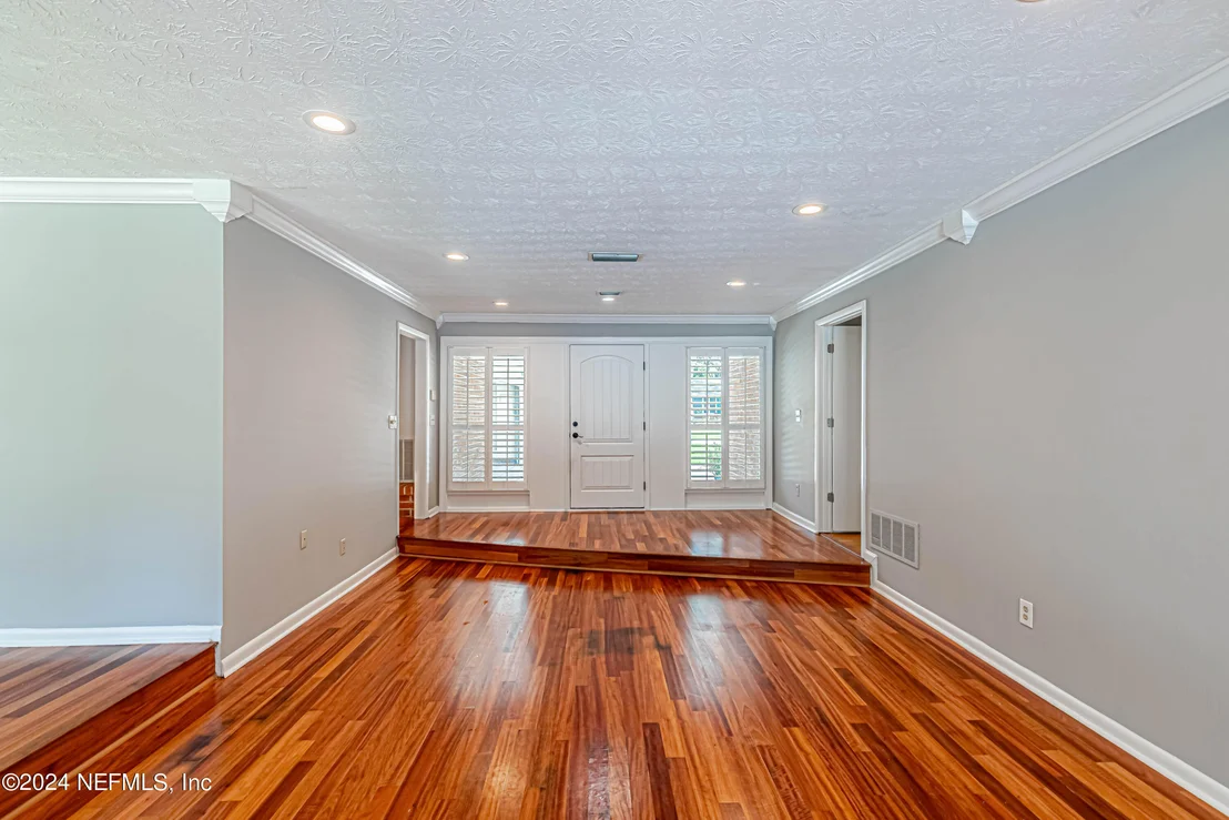 Photo of 2901 PACES FERRY Road S