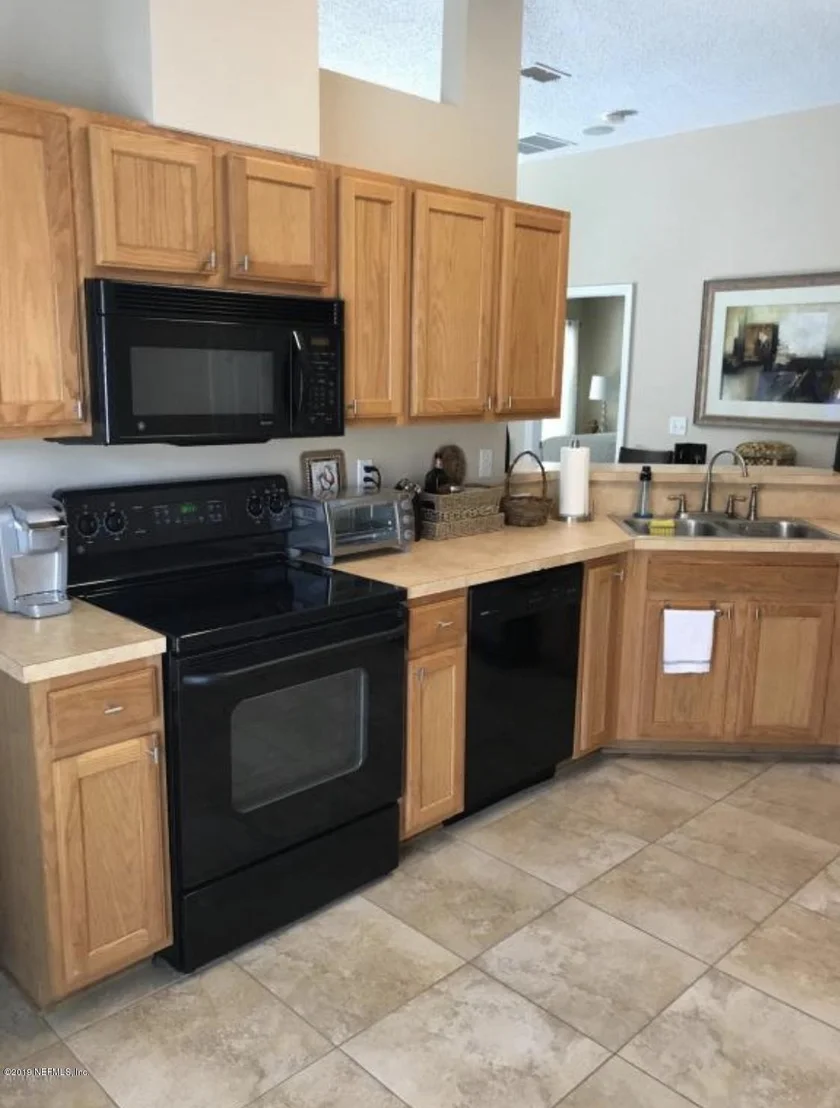 Photo of 689 MACKENZIE Circle