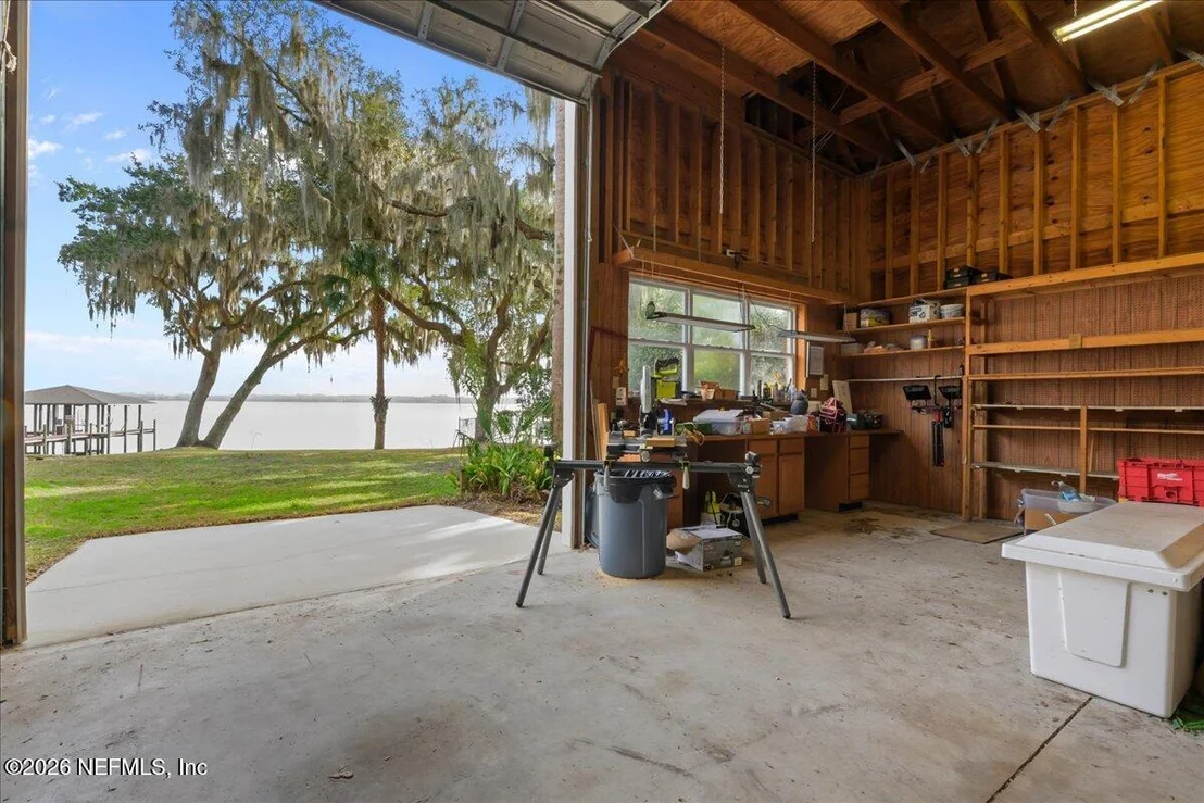 Photo of 533 W RIVER Road