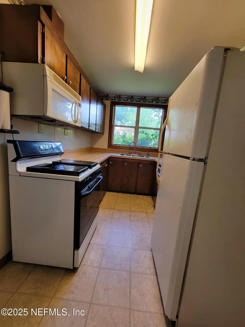 Photo of 762 N WALNUT Street