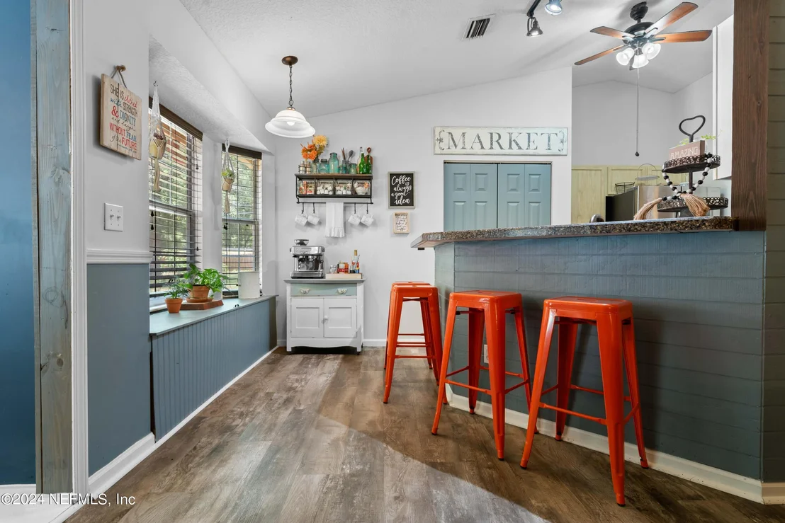 Photo of 2592 MYRTLE Loop