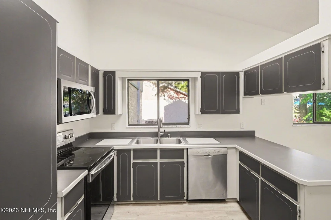 Photo of 10 PATCHOGUE Lane