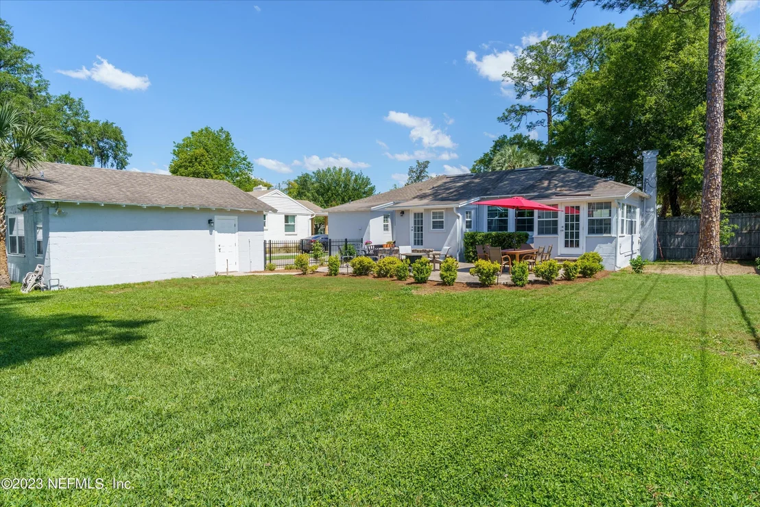 Photo of 1434 PINETREE Road