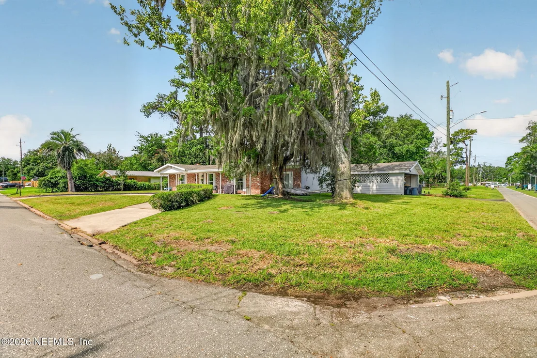 Photo of 1212 CRESTFIELD Road