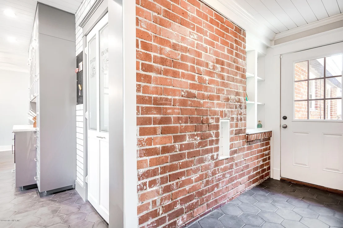 Photo of 2152 REDFERN Road
