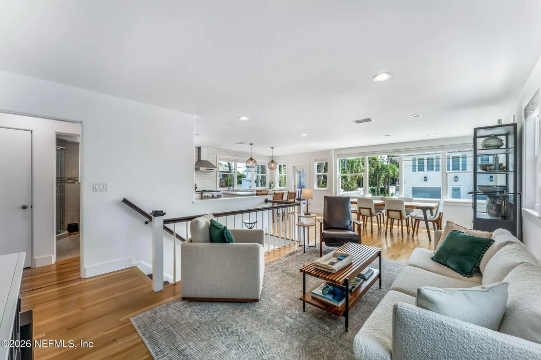 Photo of 1242 BEACH Avenue
