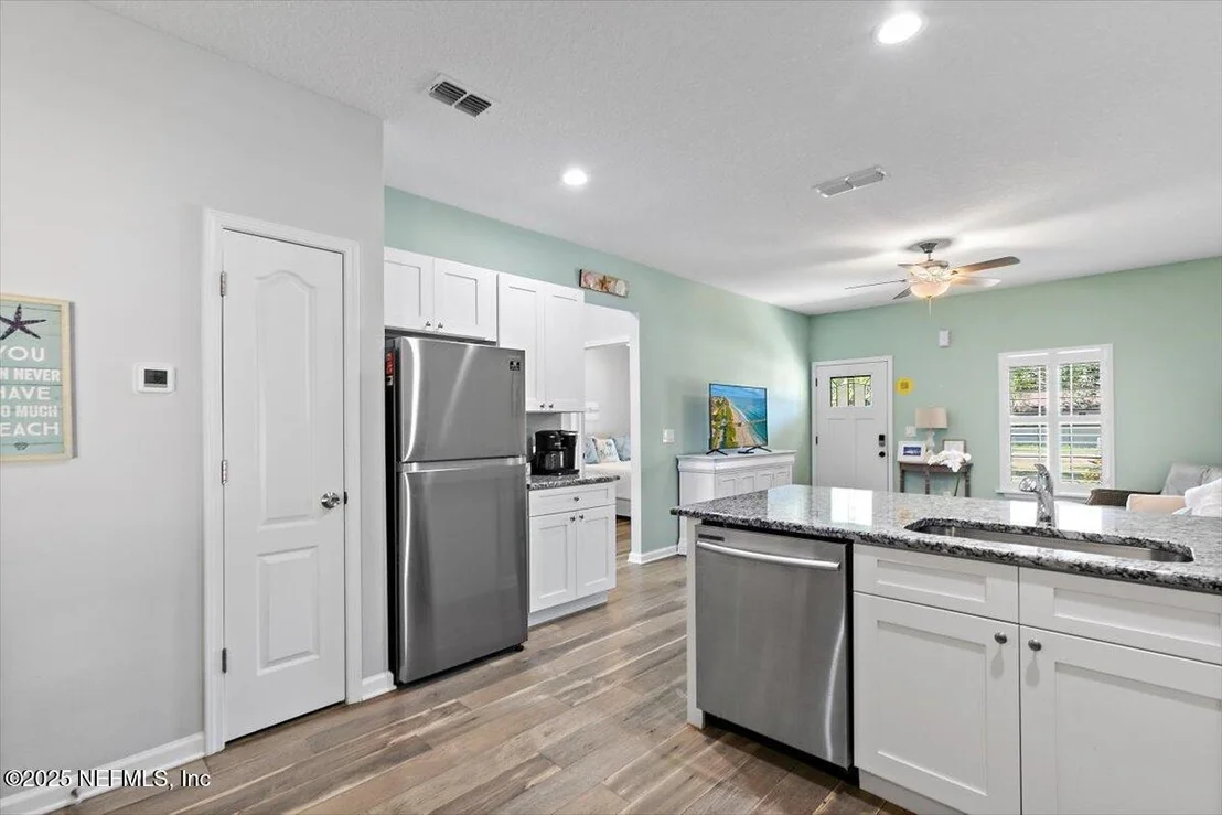 Photo of 616 W 16TH Street