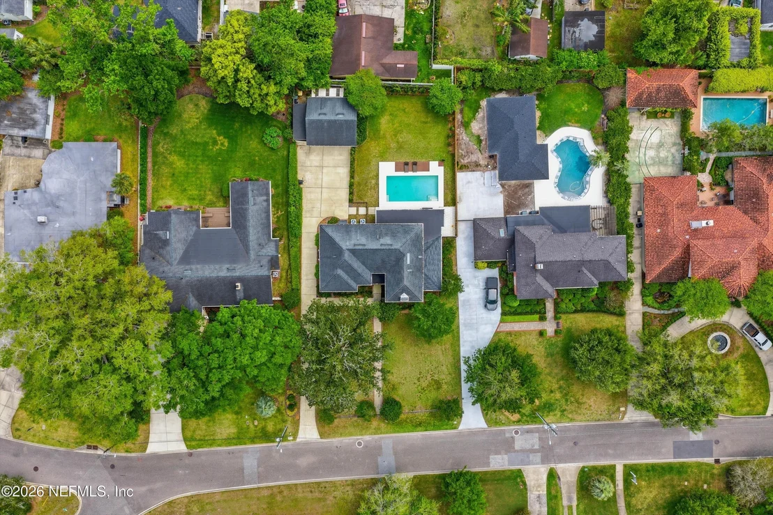 Photo of 1052 HOLLY Lane