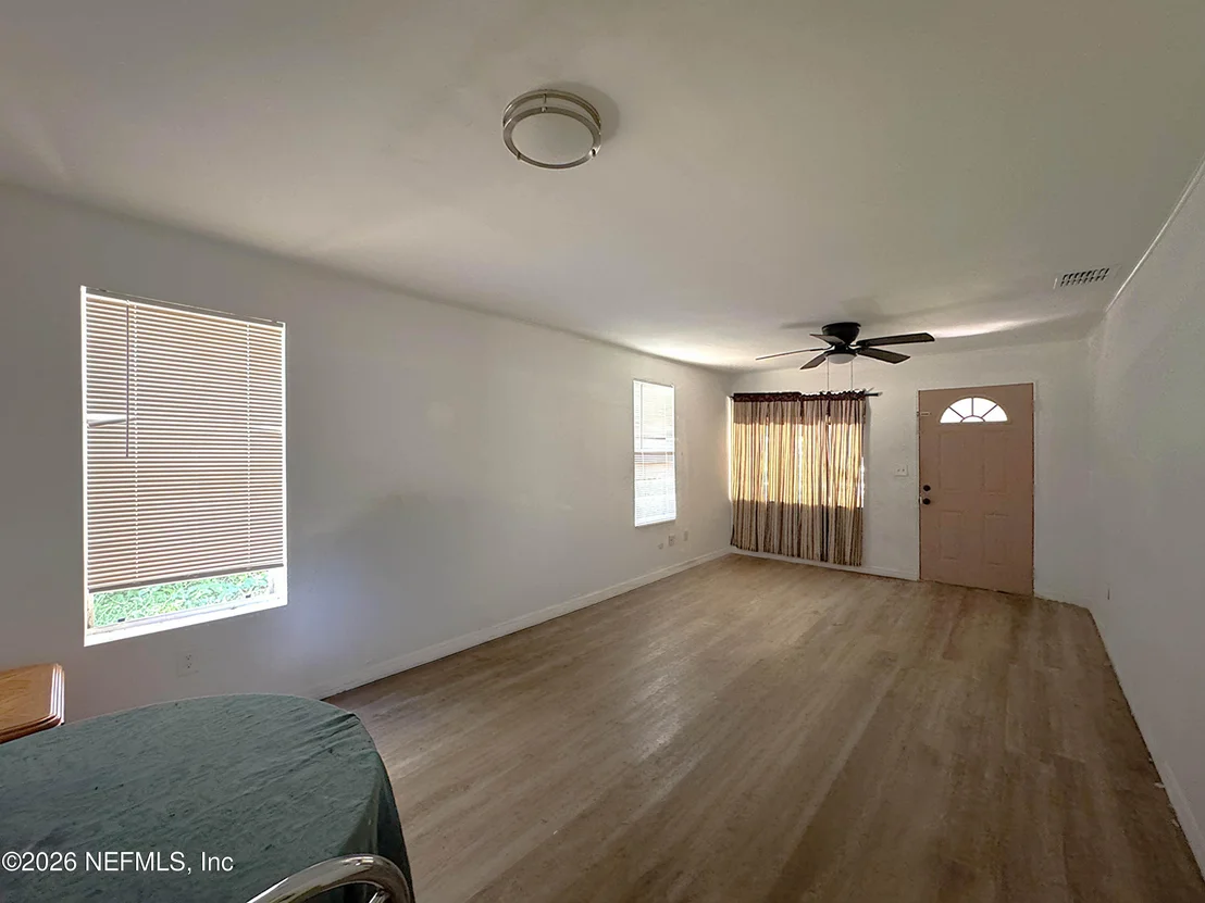 Photo of 1074 HOOD Avenue