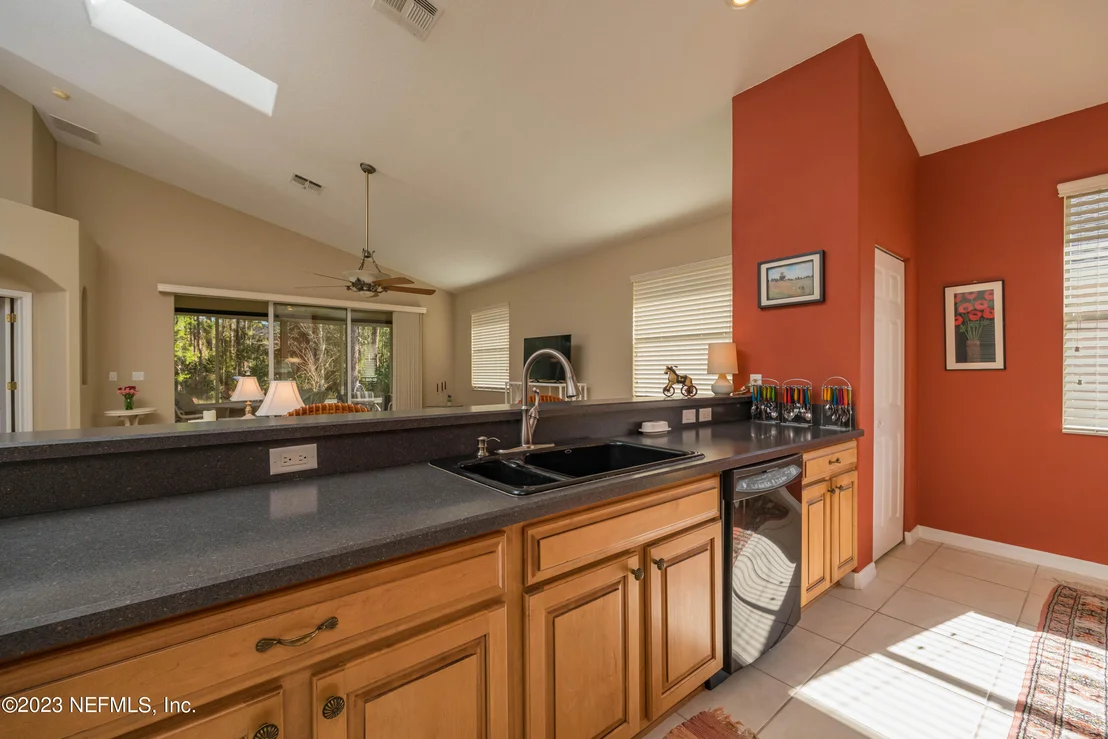 Photo of 844 CRESTWOOD Drive