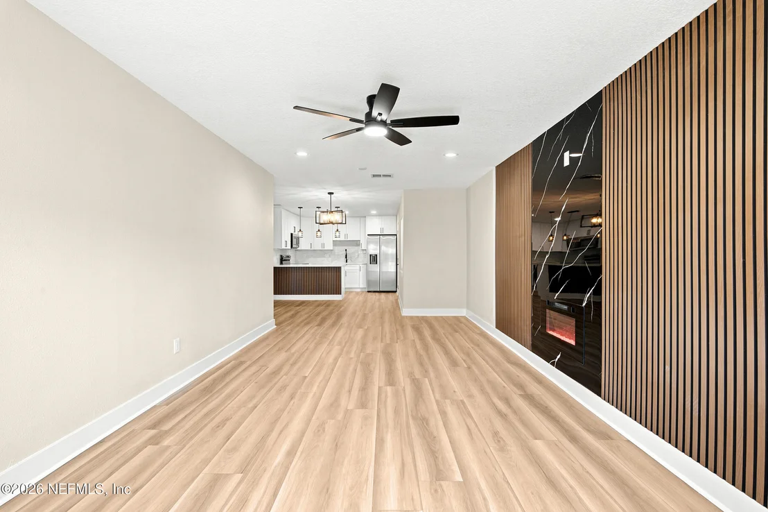 Photo of 5331 N NORTH RIVER Road
