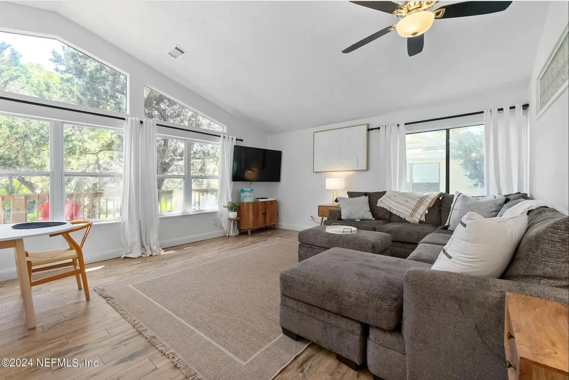 Photo of 152 MANRESA Road