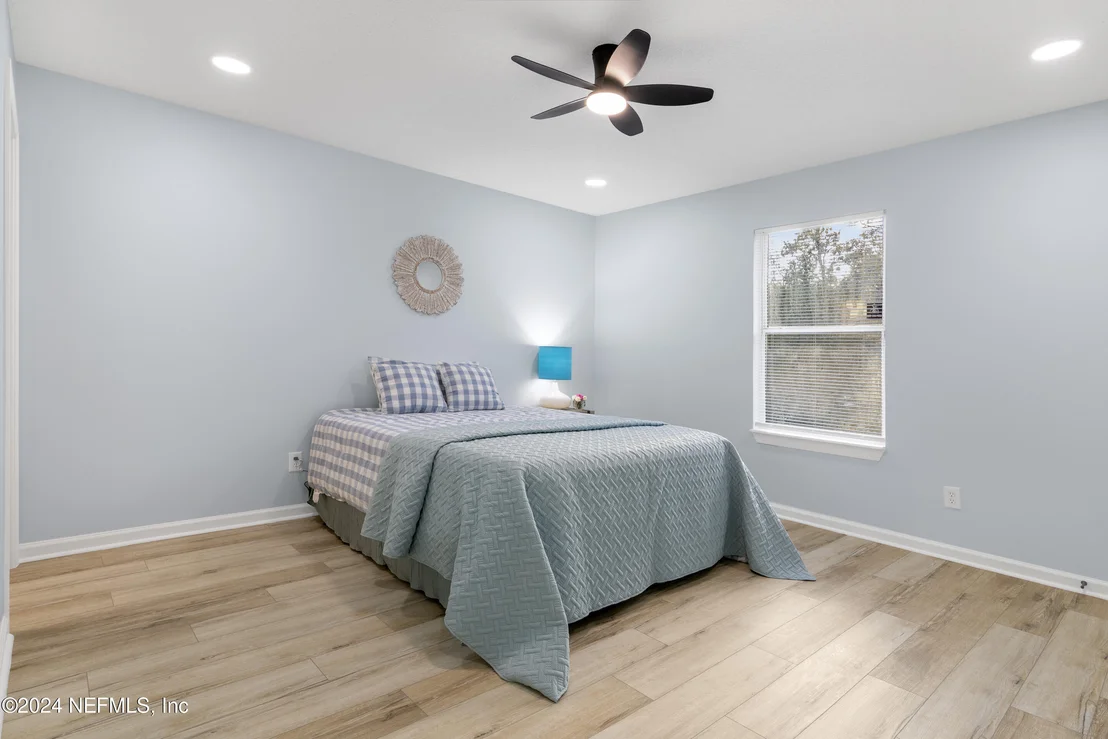 Photo of 498 ARLINGTON Road N