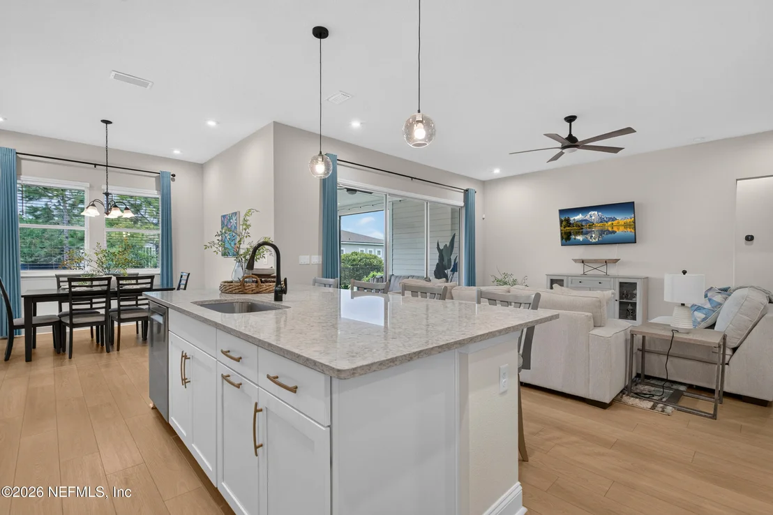 Photo of 87 PINELLAS Way