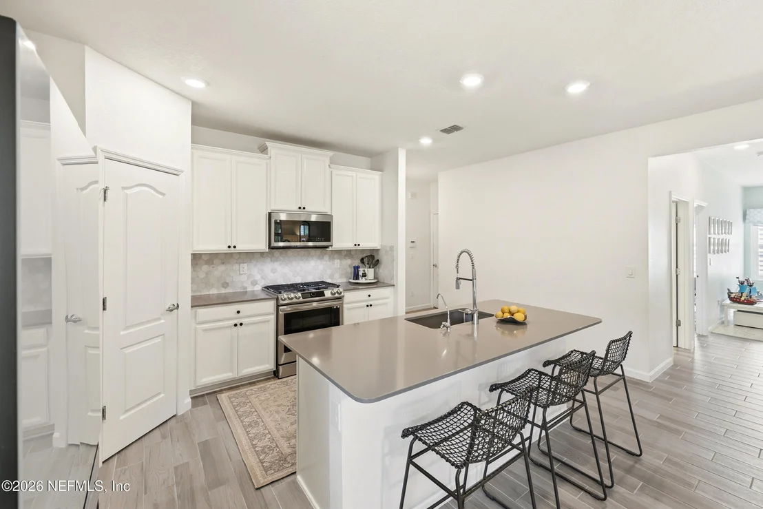 Photo of 28 GLORIETA Drive