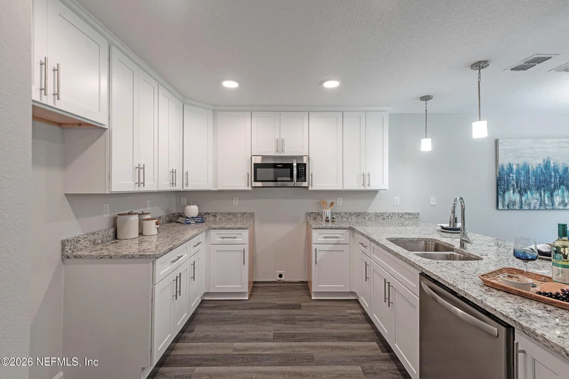 Photo of 5233 ALPHA Avenue