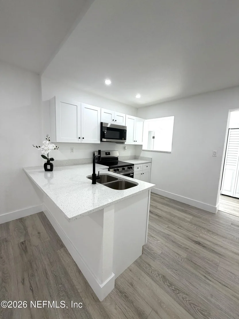 Photo of 5602 LONG ST Street
