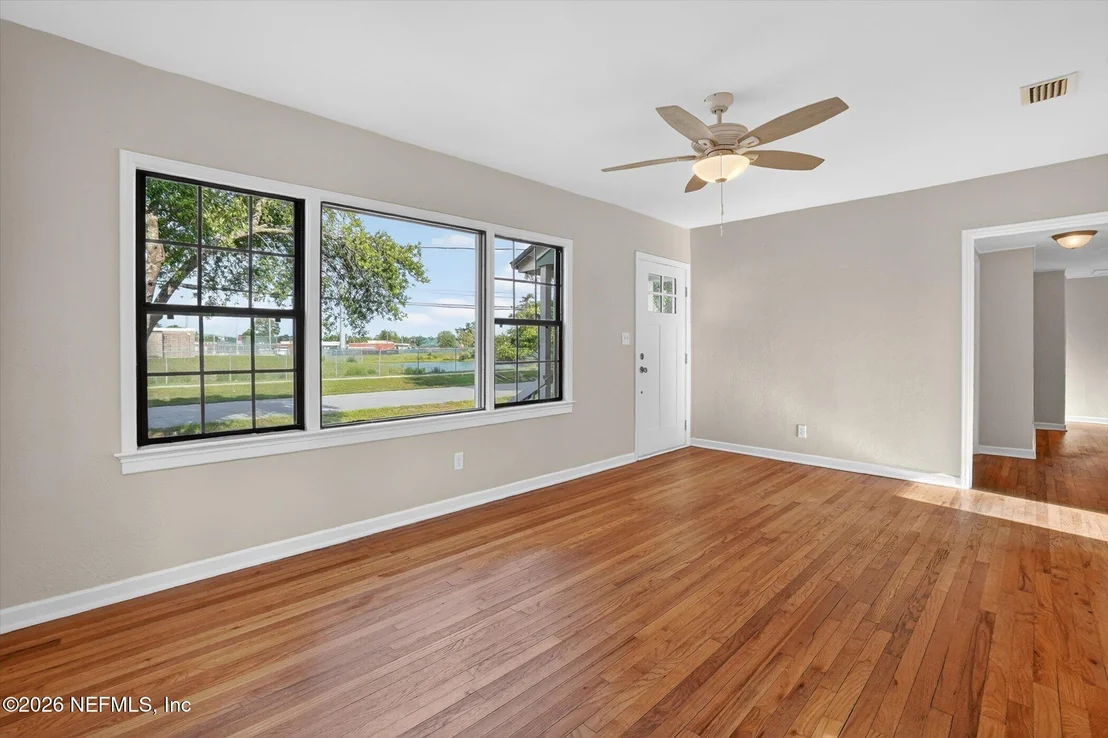 Photo of 2618 BAYVIEW Road