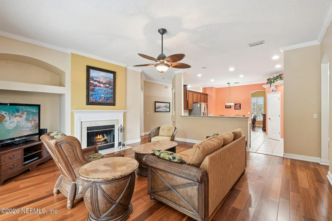 Photo of 145 LAKE RUN Boulevard