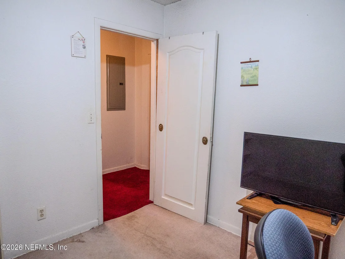 Photo of 8513 OAK LEAF Road