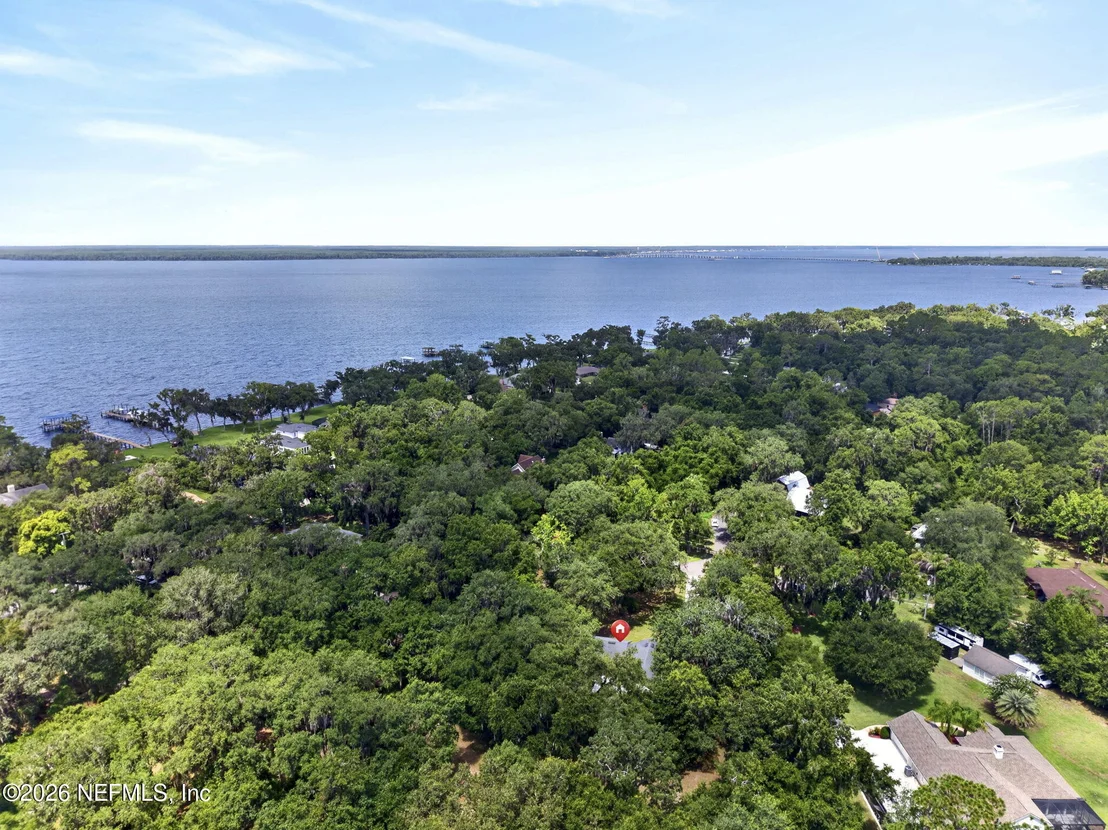 Photo of 8221 FOREST Court