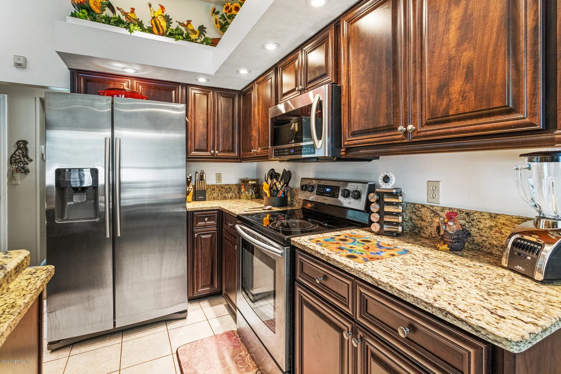 Photo of 285 CLOVER Court