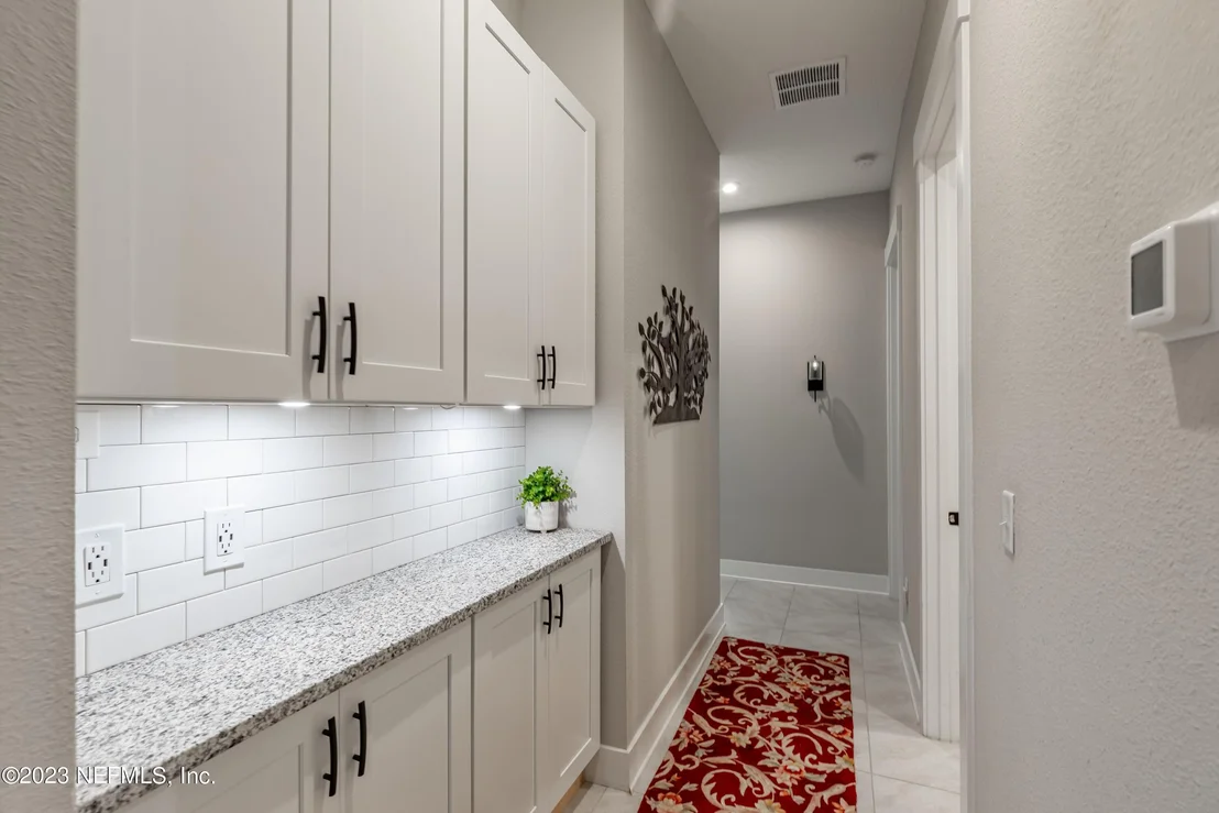 Photo of 309 GLENNEYRE Circle