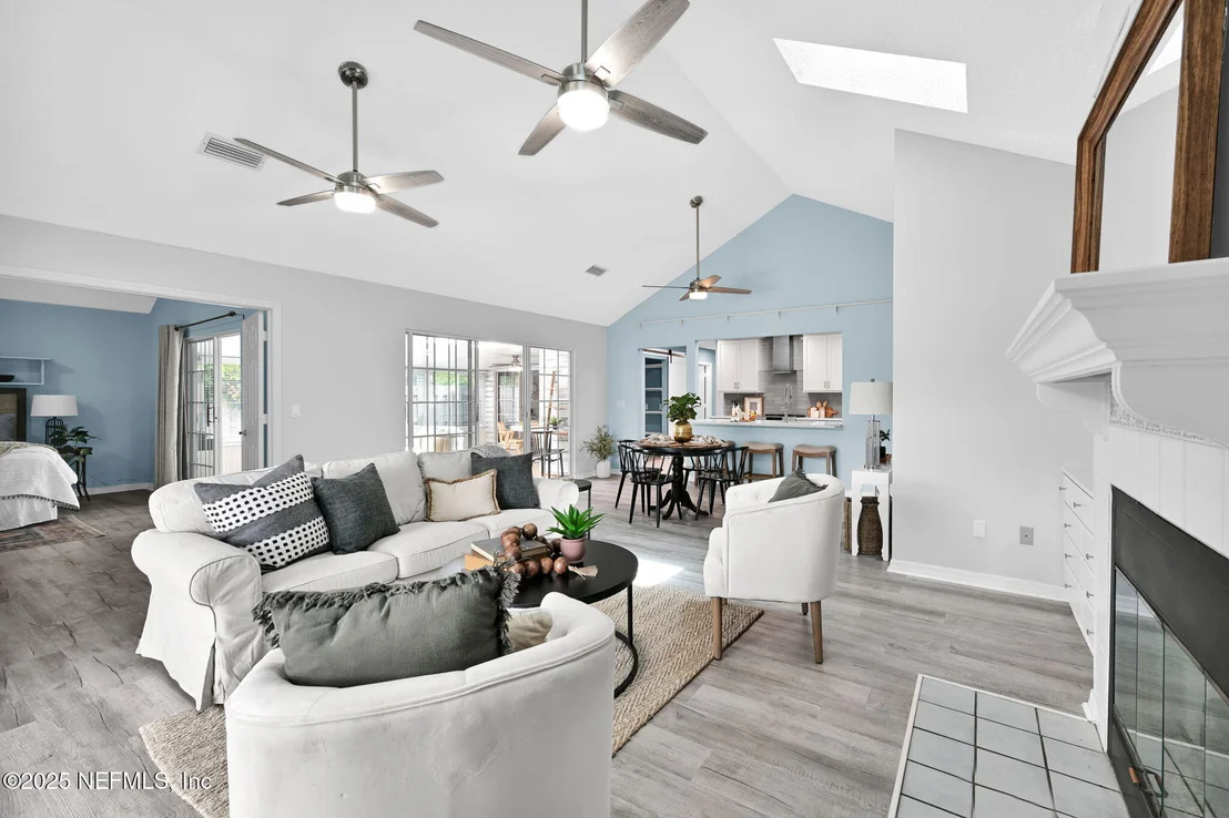 Photo of 107 HAMMOCK Circle